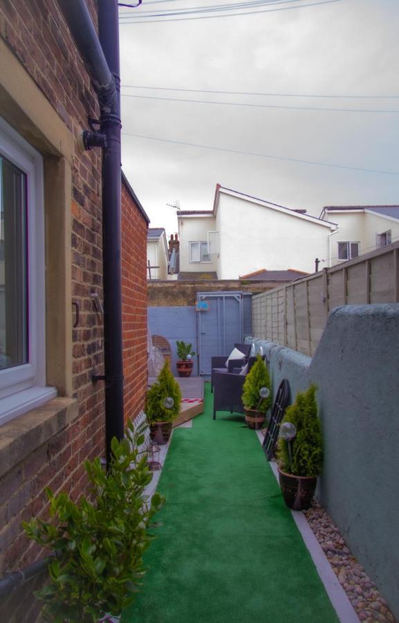 Beautiful Victorian Terraced House Villa Eastbourne Bagian luar foto